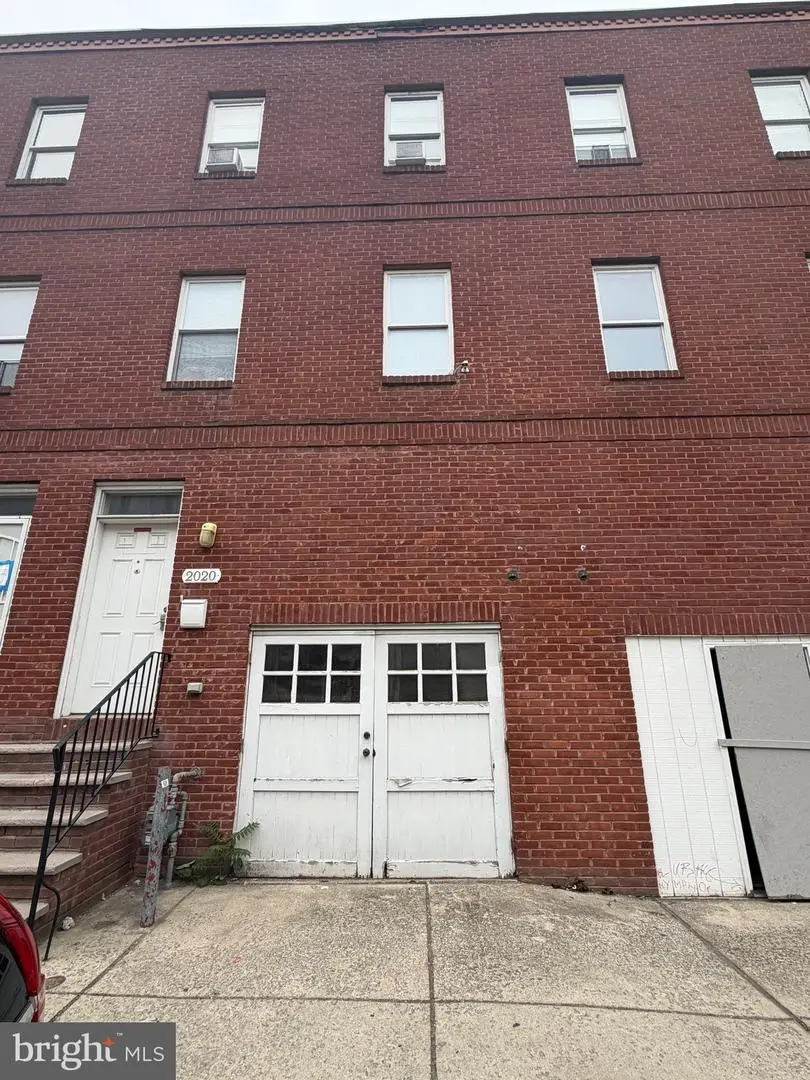 2020 N 17th St, Philadelphia, PA 19121 - #1