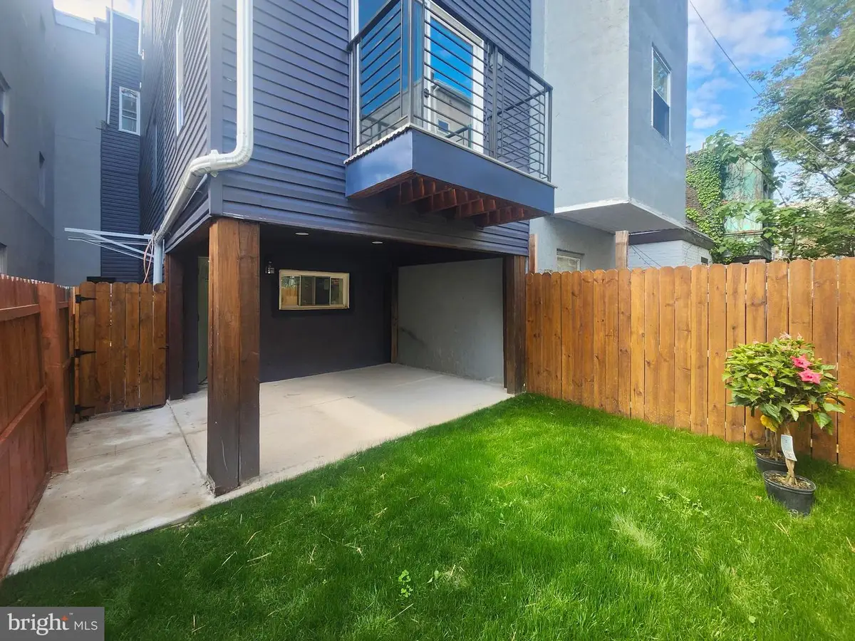 429 Tasker St, Philadelphia, PA 19148 - #1