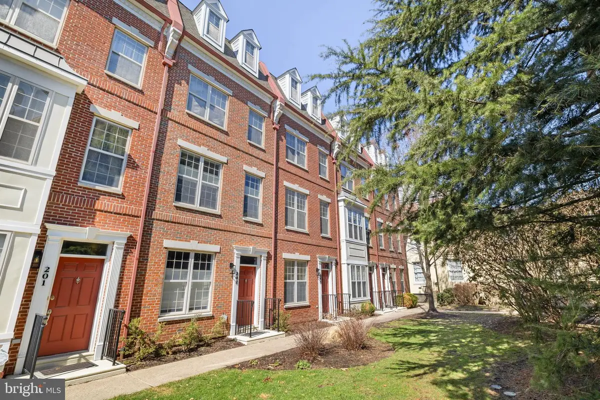 203 Surgeon Generals Ct, Philadelphia, PA 19146 - #1