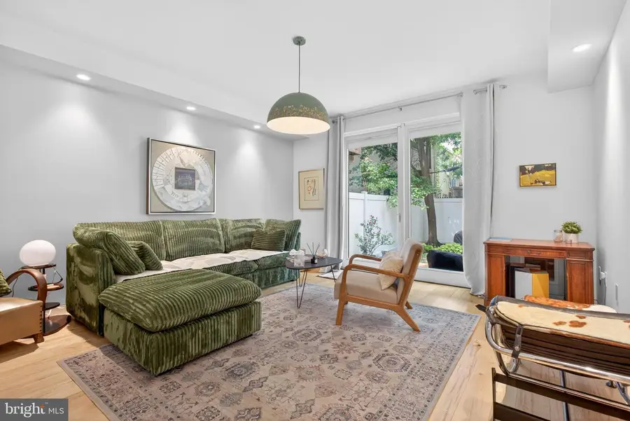 608 S 16th St, Philadelphia, PA 19146 - #3
