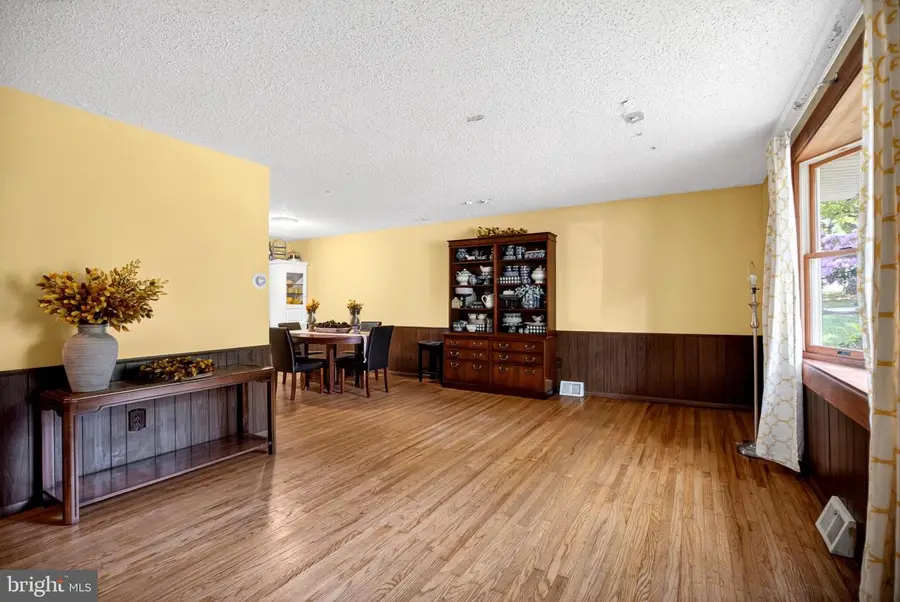 601 Sharon Ln, Philadelphia, PA 19115 - #3