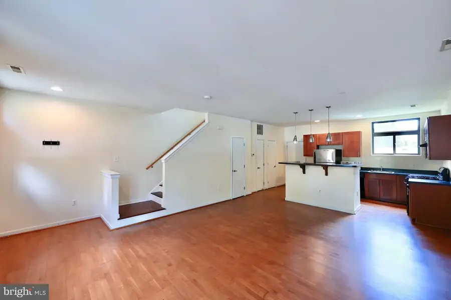 621-00 N 10th St, Philadelphia, PA 19123 - #2