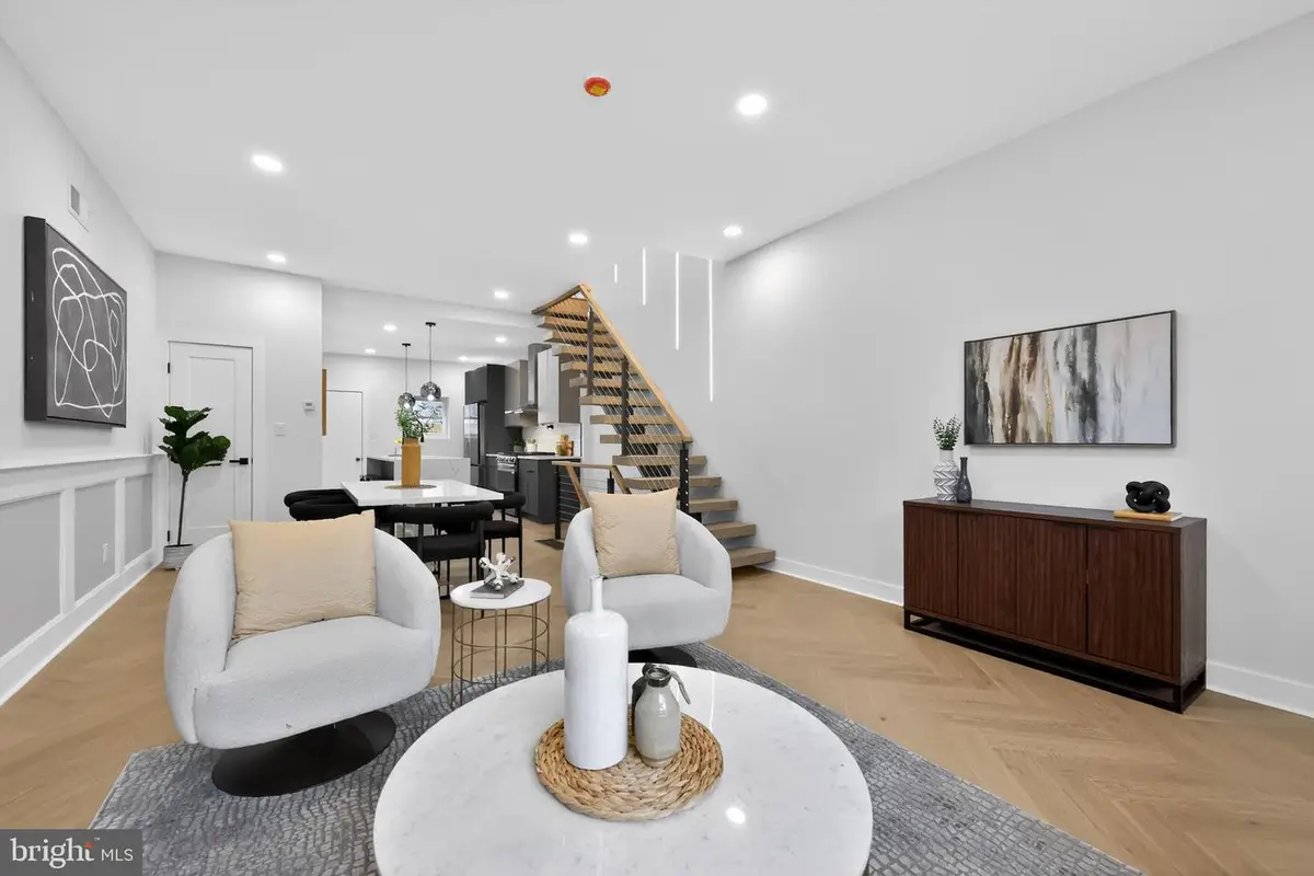 2016 S 10th St, Philadelphia, PA 19148 - #1