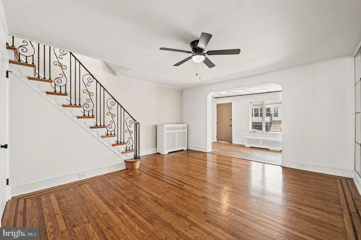 7004 Reedland St, Philadelphia, PA 19142 - #1