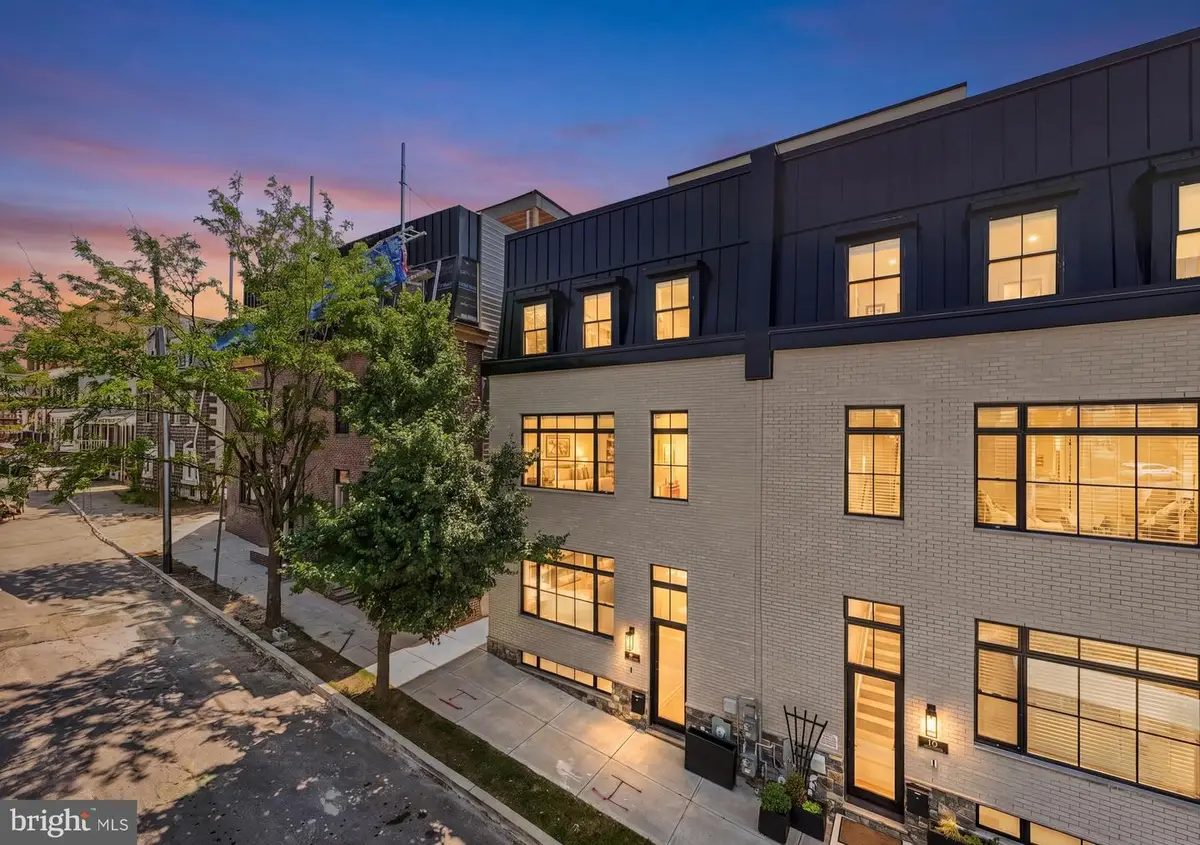 206 Kalos St, Philadelphia, PA 19128 - #1