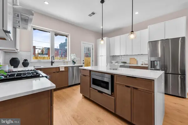 909 Emily St, PHILADELPHIA, PA 19148