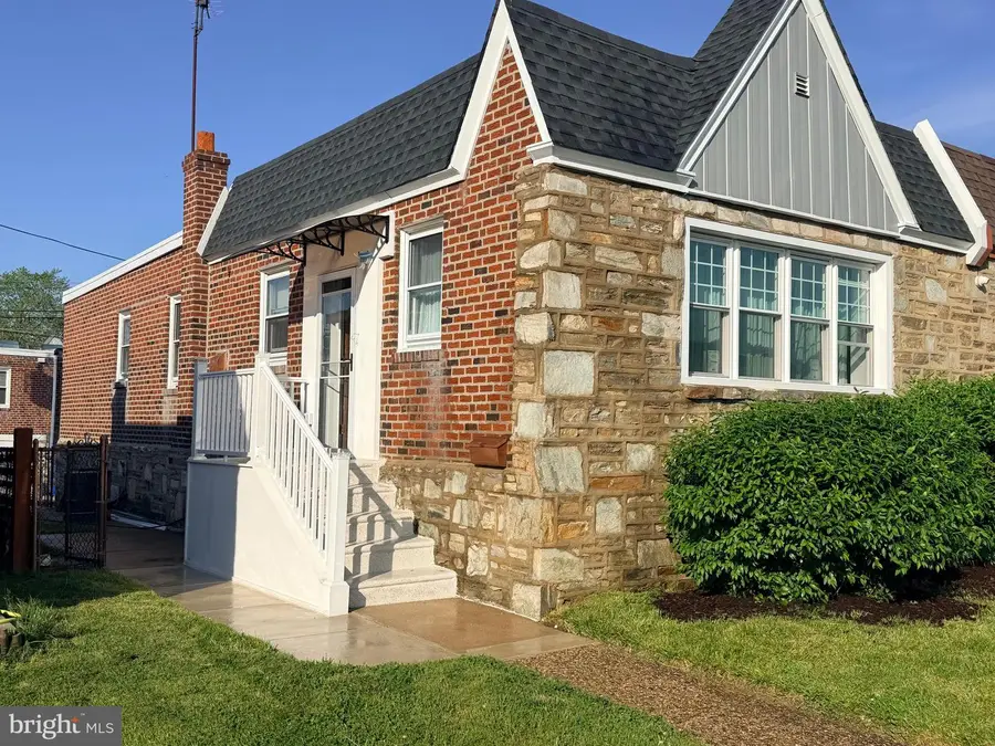 1621 Strahle St, Philadelphia, PA 19152 - #2