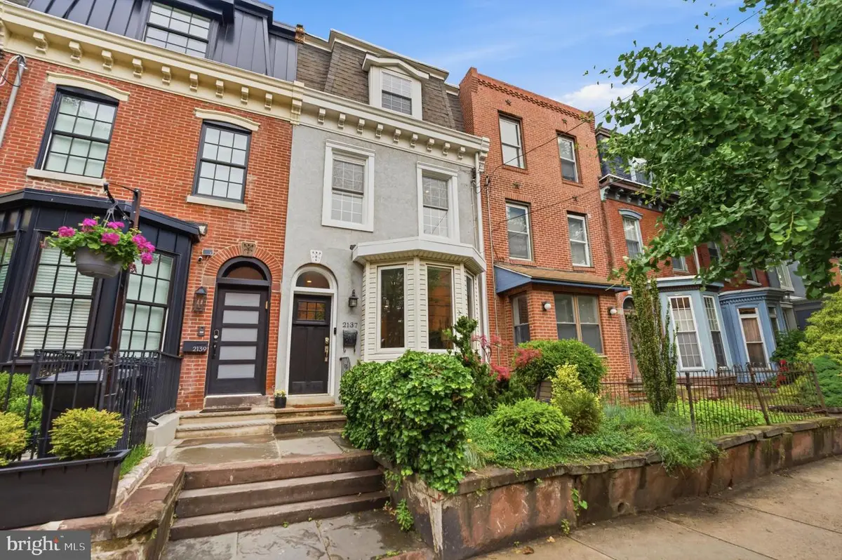 2137 Bainbridge St, Philadelphia, PA 19146 - #1
