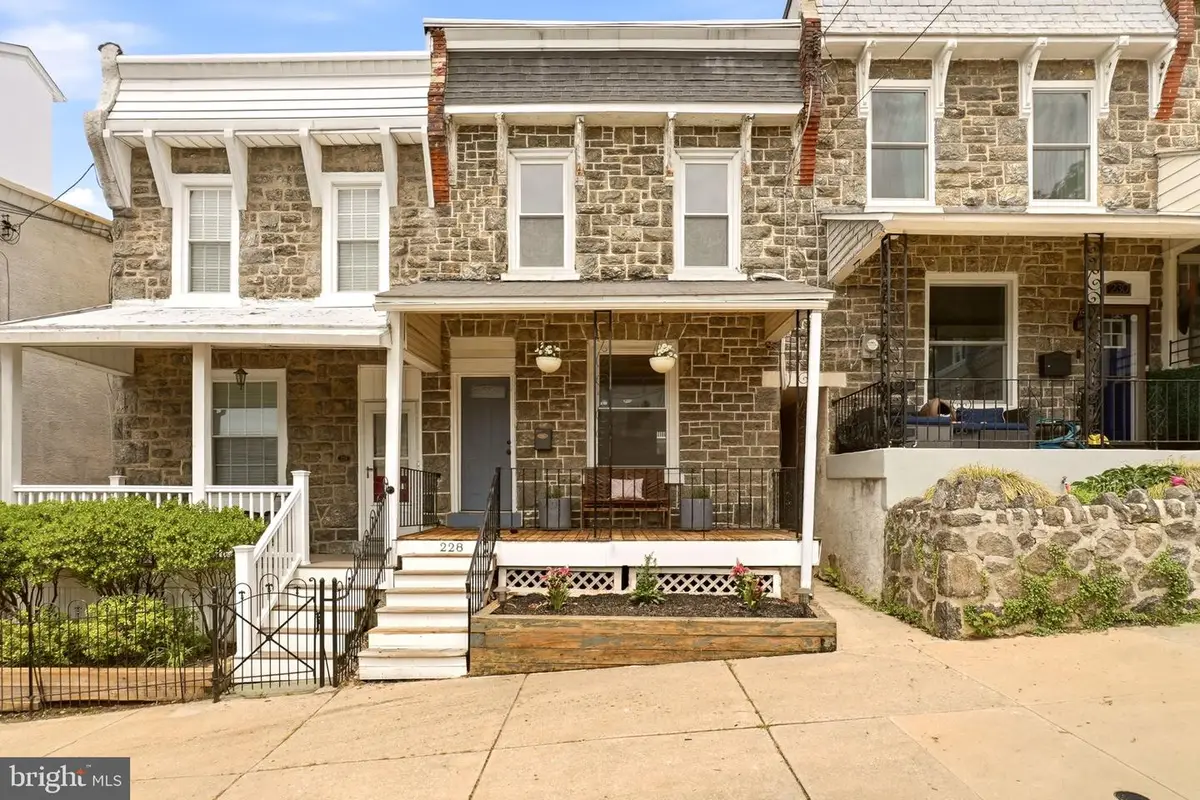 228 Jamestown St, Philadelphia, PA 19128 - #1
