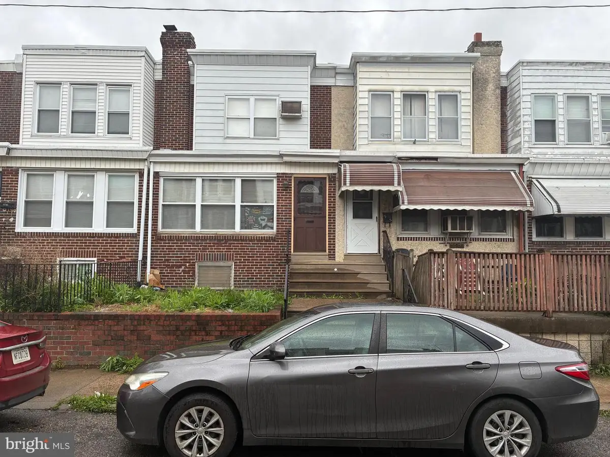 6748 Dorel St, Philadelphia, PA 19142 - #1