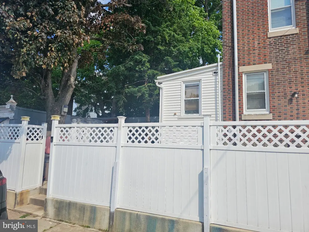 401 Fanshawe St, Philadelphia, PA 19111 - #1