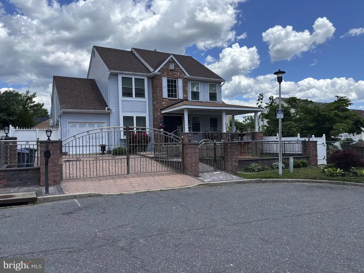 8905-00 Springview Rd, Philadelphia, PA 19115 - #1