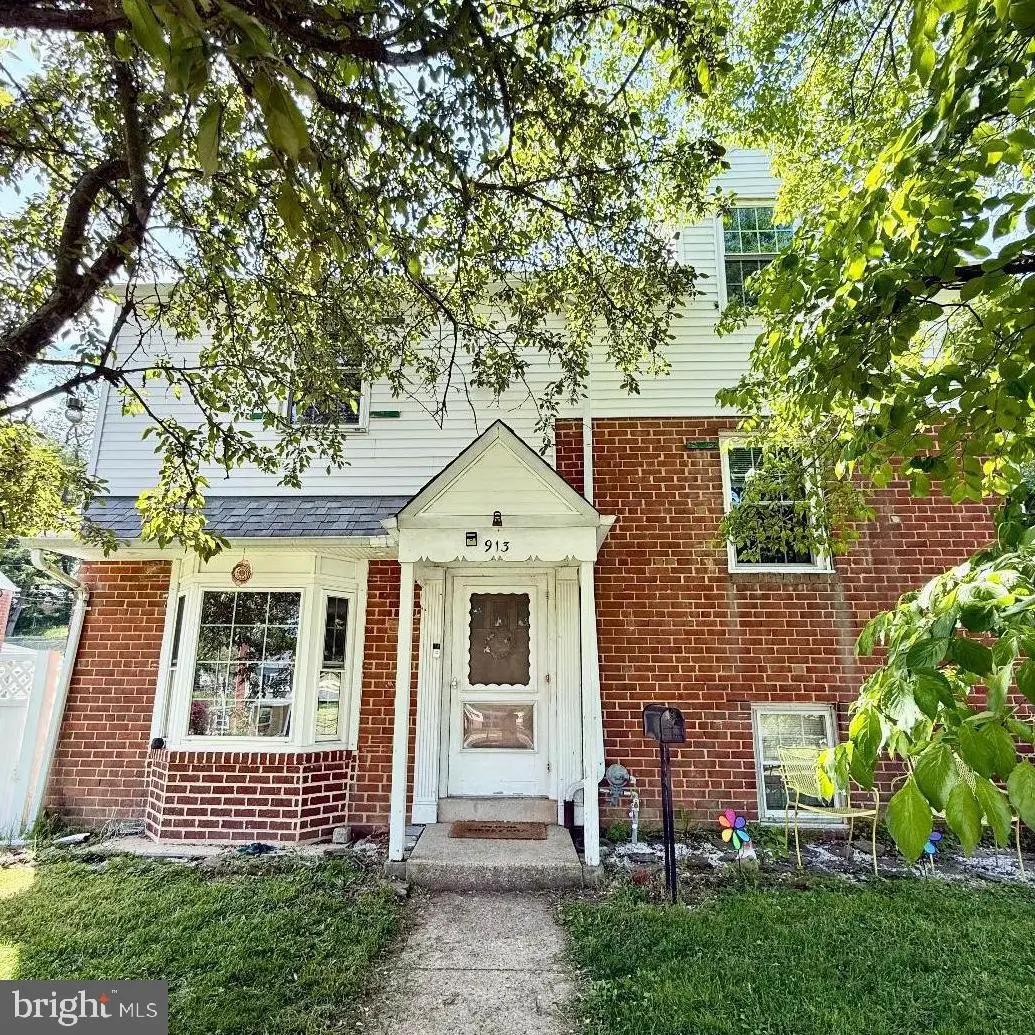 913 Lomond Ln, Philadelphia, PA 19128 - #1