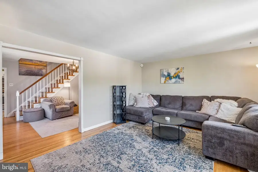 725 Hill Rd, Philadelphia, PA 19128 - #3