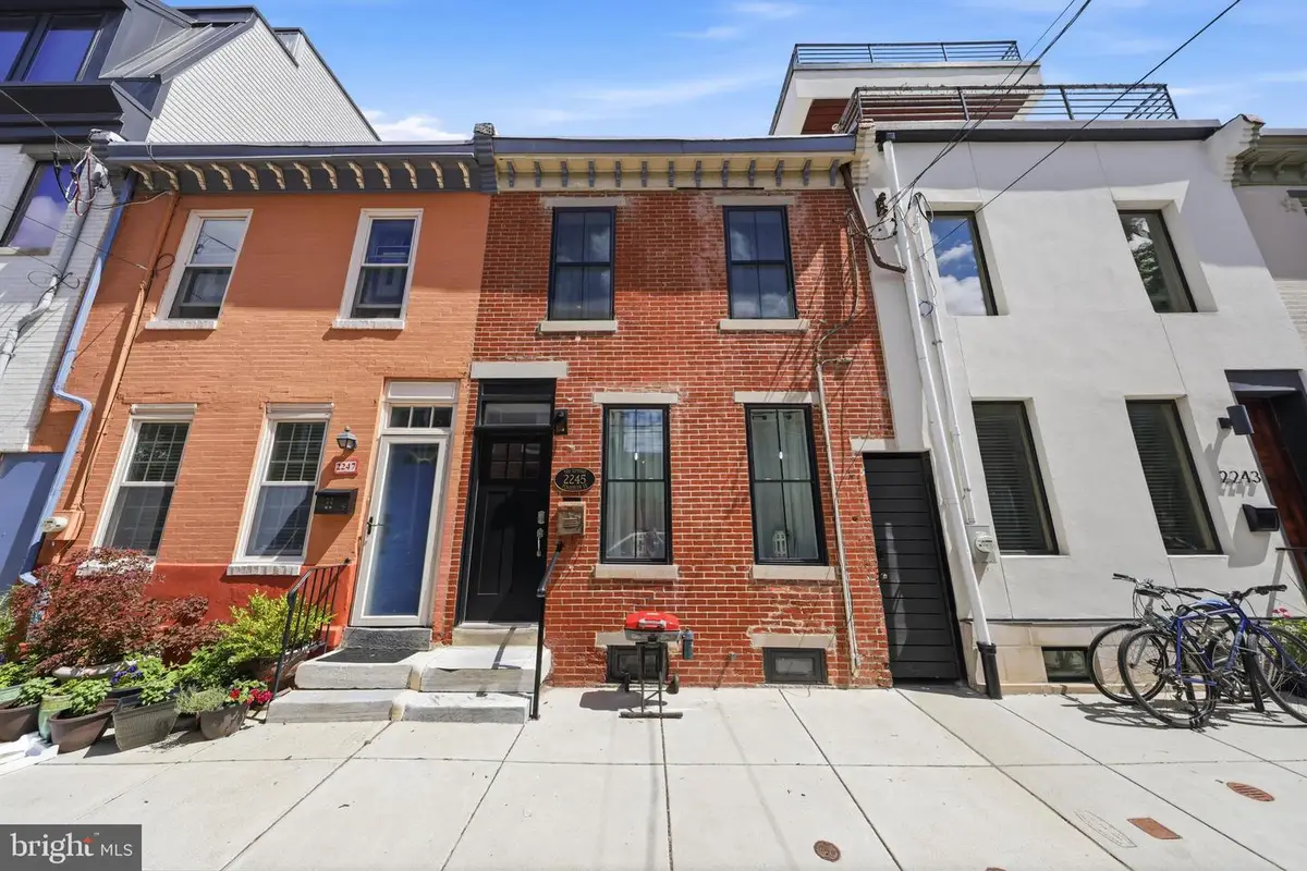 2245 Pemberton St, Philadelphia, PA 19146 - #1