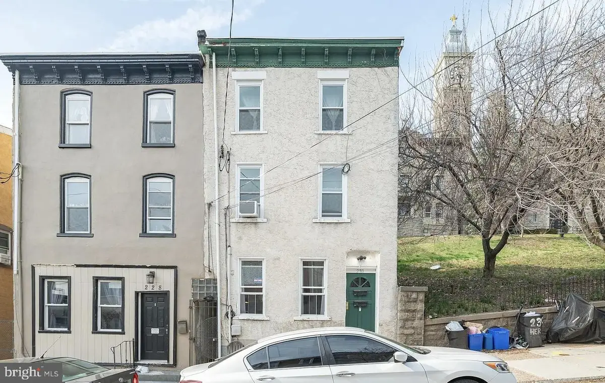 230 Hermitage St, Philadelphia, PA 19127 - #1