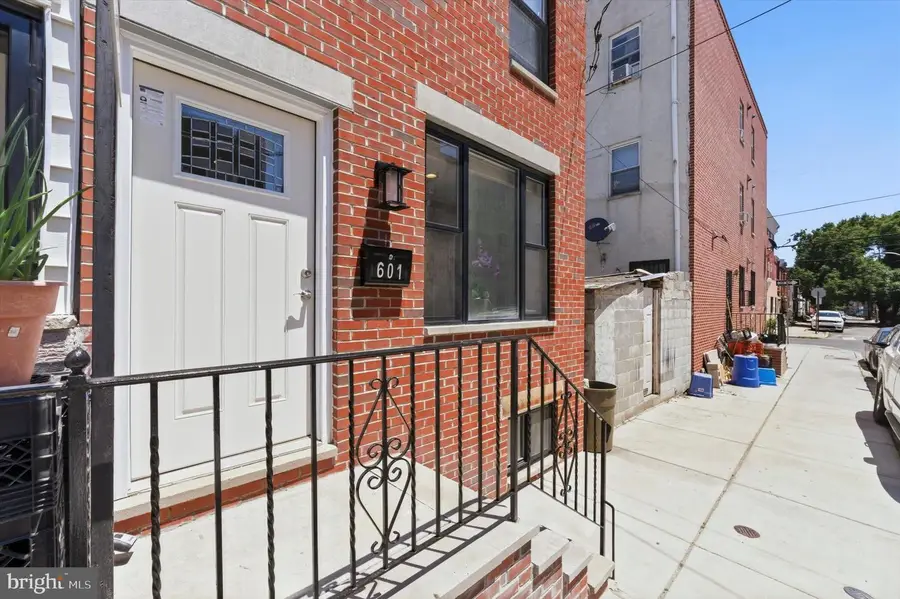 601 Watkins St, Philadelphia, PA 19148 - #2