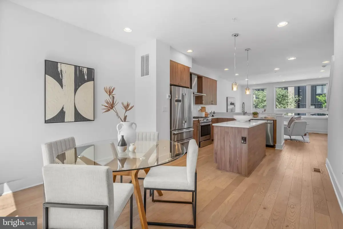642 N 5th St, Philadelphia, PA 19123 - #1