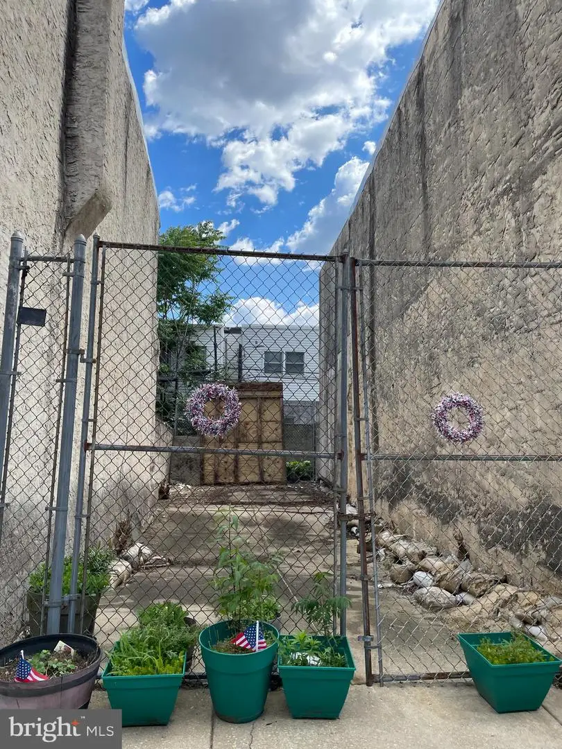 420 Mercy St, Philadelphia, PA 19148 - #1