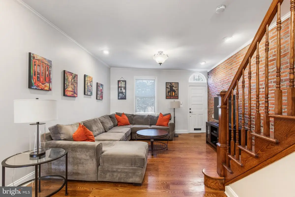 919 S 6th St, Philadelphia, PA 19147 - #1