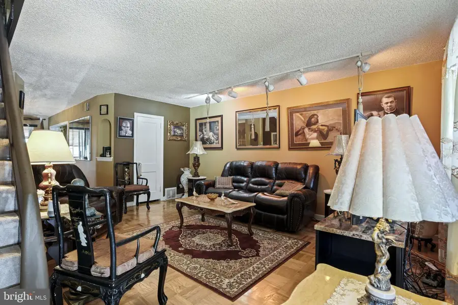 540 Parnell Pl, Philadelphia, PA 19144 - #3