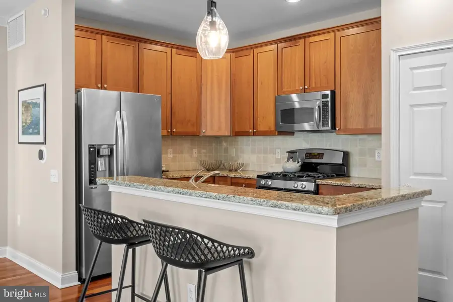 500 Admirals Way #402, Philadelphia, PA 19146 - #2