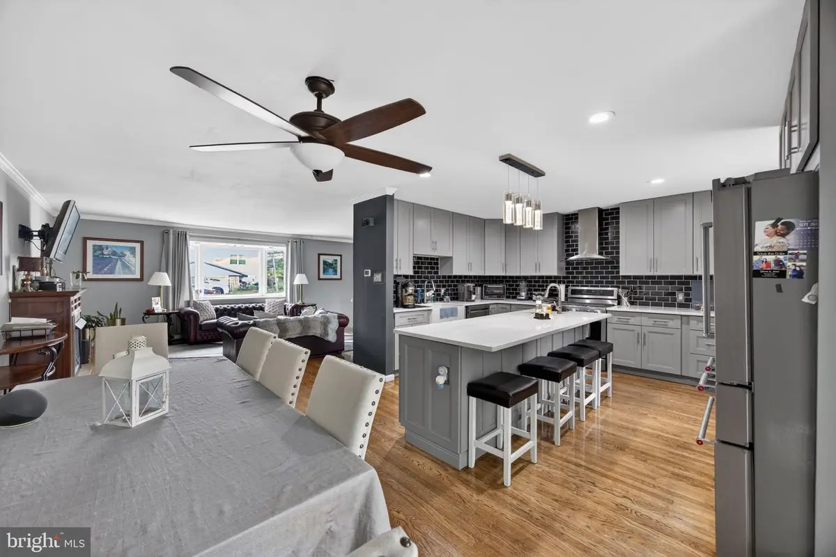 463 Pinewood Rd, Philadelphia, PA 19116 - #1
