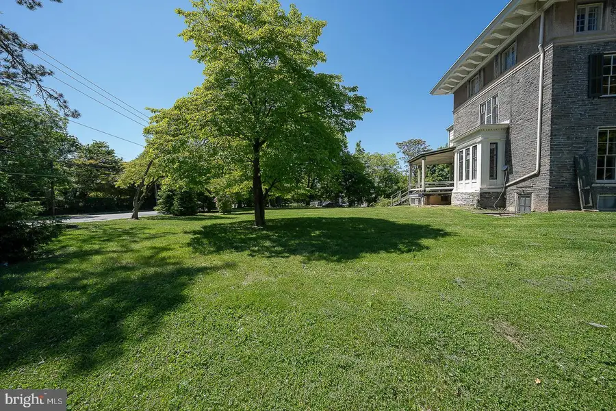 3 E Chestnut Hill Ave, Philadelphia, PA 19118 - #2