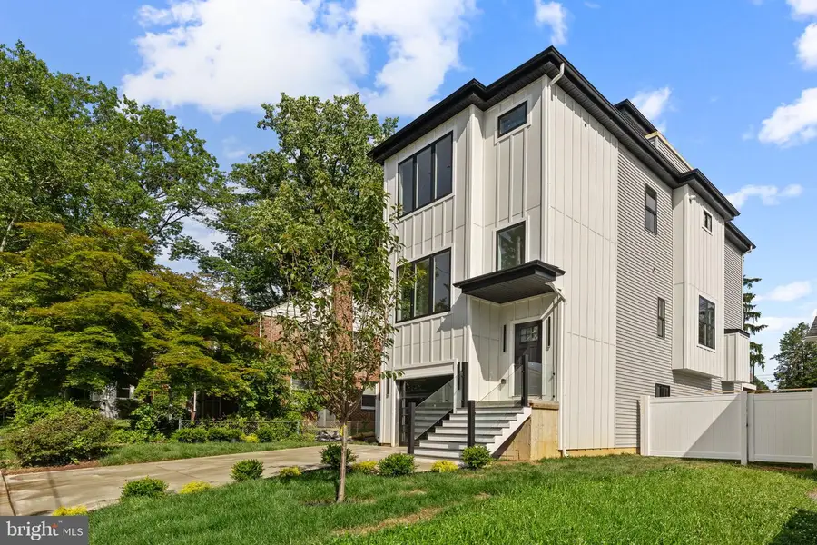 469 Aurania St, Philadelphia, PA 19128 - #2