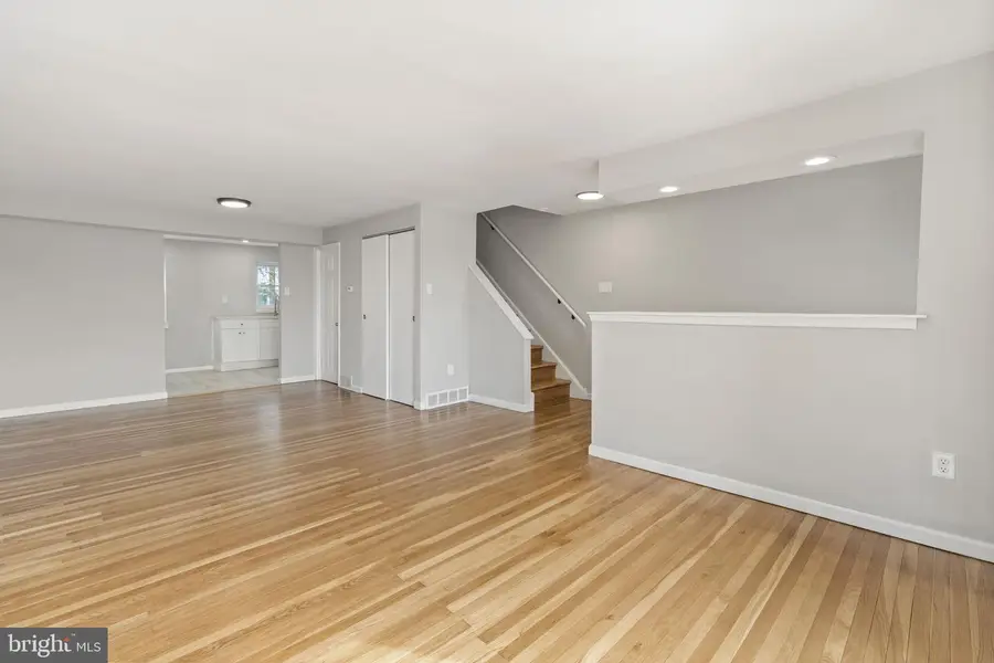6825 Lindbergh Blvd, Philadelphia, PA 19142 - #3