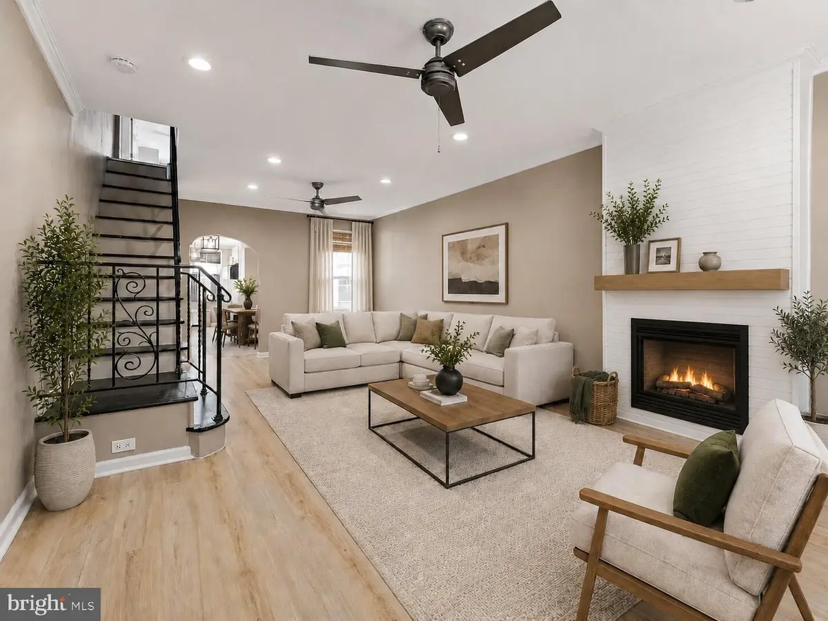 2325 E Sergeant St, Philadelphia, PA 19125 - #1