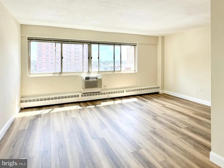 2101-17 Chestnut St #809, Philadelphia, PA 19103 - #2