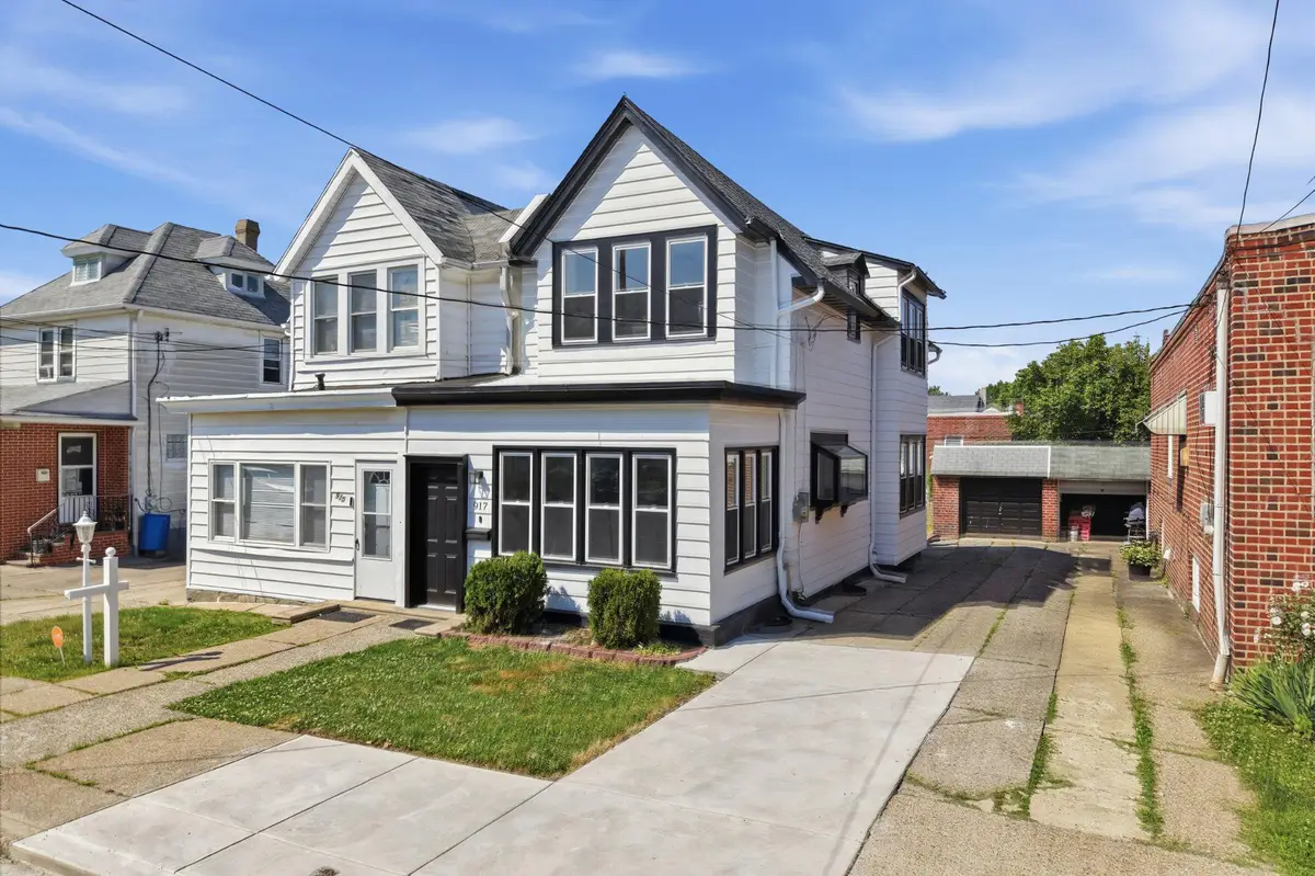 917 Oakmont St, Philadelphia, PA 19111 - #1