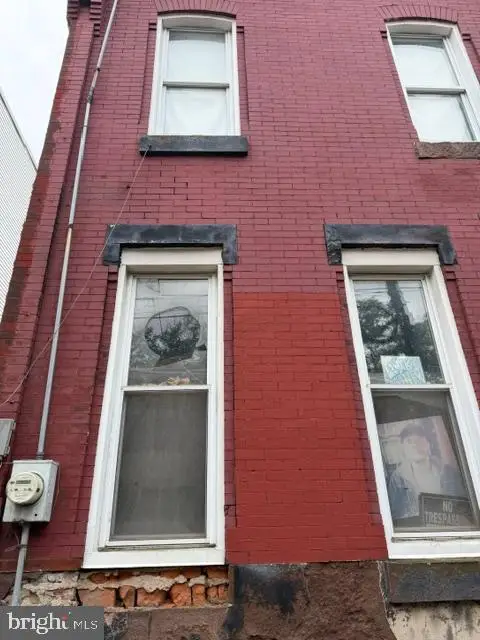 1046 W Dauphin St, PHILADELPHIA, PA 19133