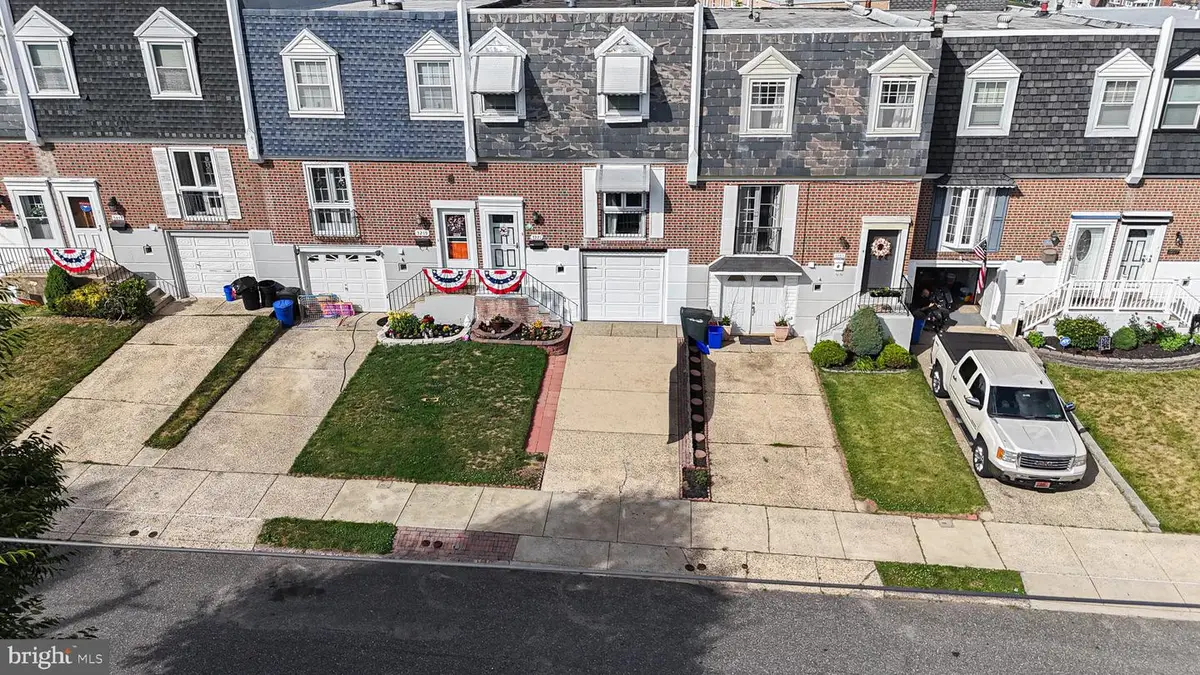 3221 Kilburn Rd, Philadelphia, PA 19114 - #1