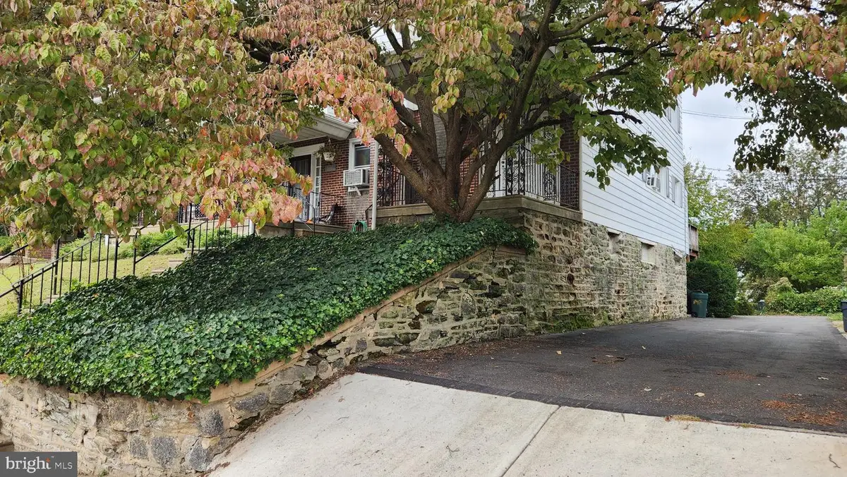 3413 Bowman St, Philadelphia, PA 19129 - #1