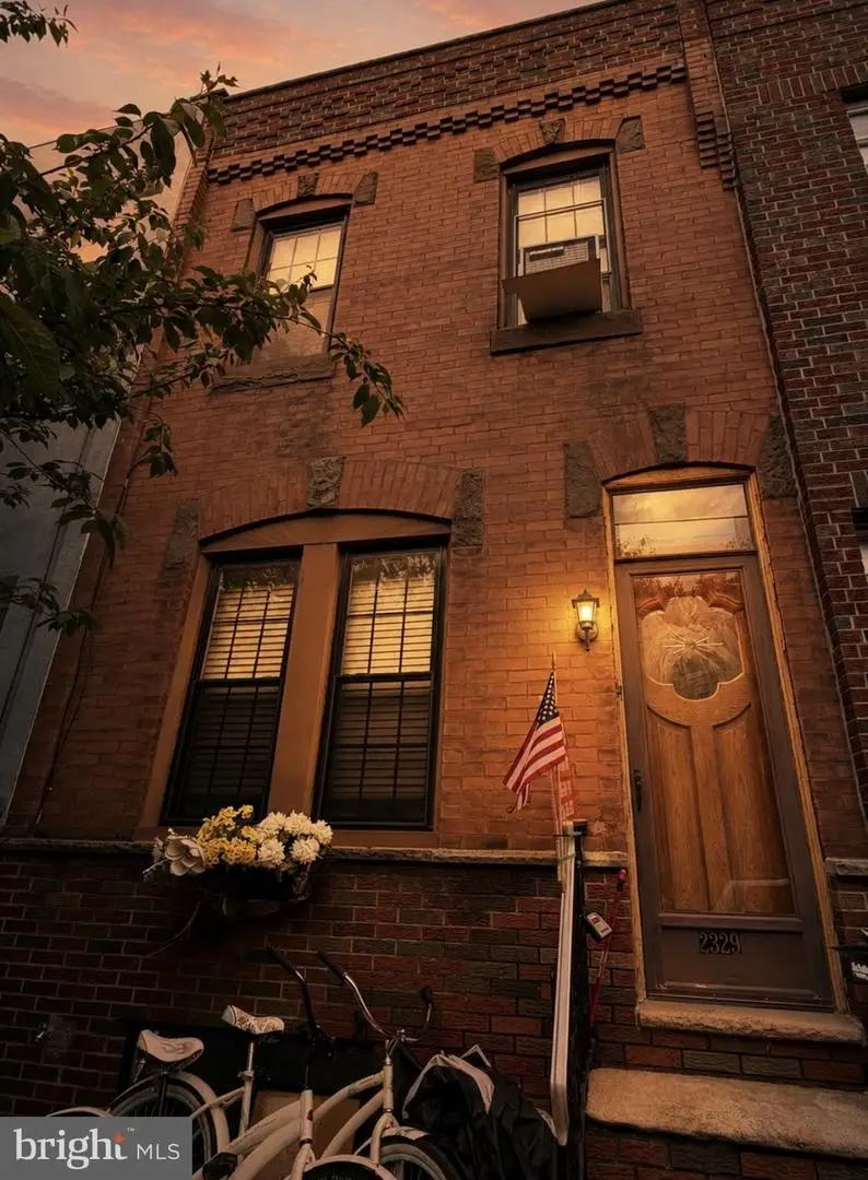 2329 S Lambert St, Philadelphia, PA 19145 - #1