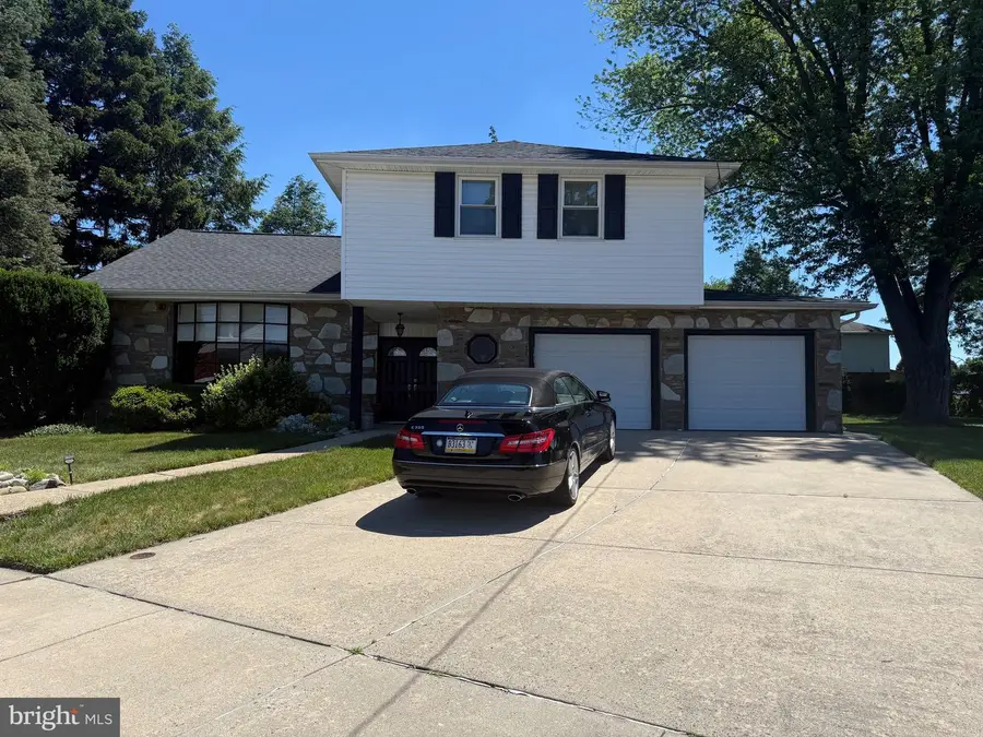 123 Almatt Dr, Philadelphia, PA 19115 - #2