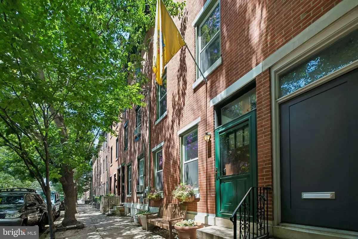 2021 Bainbridge St, Philadelphia, PA 19146 - #1