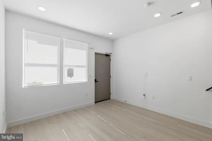 1032 W Orleans St, Philadelphia, PA 19133 - #3