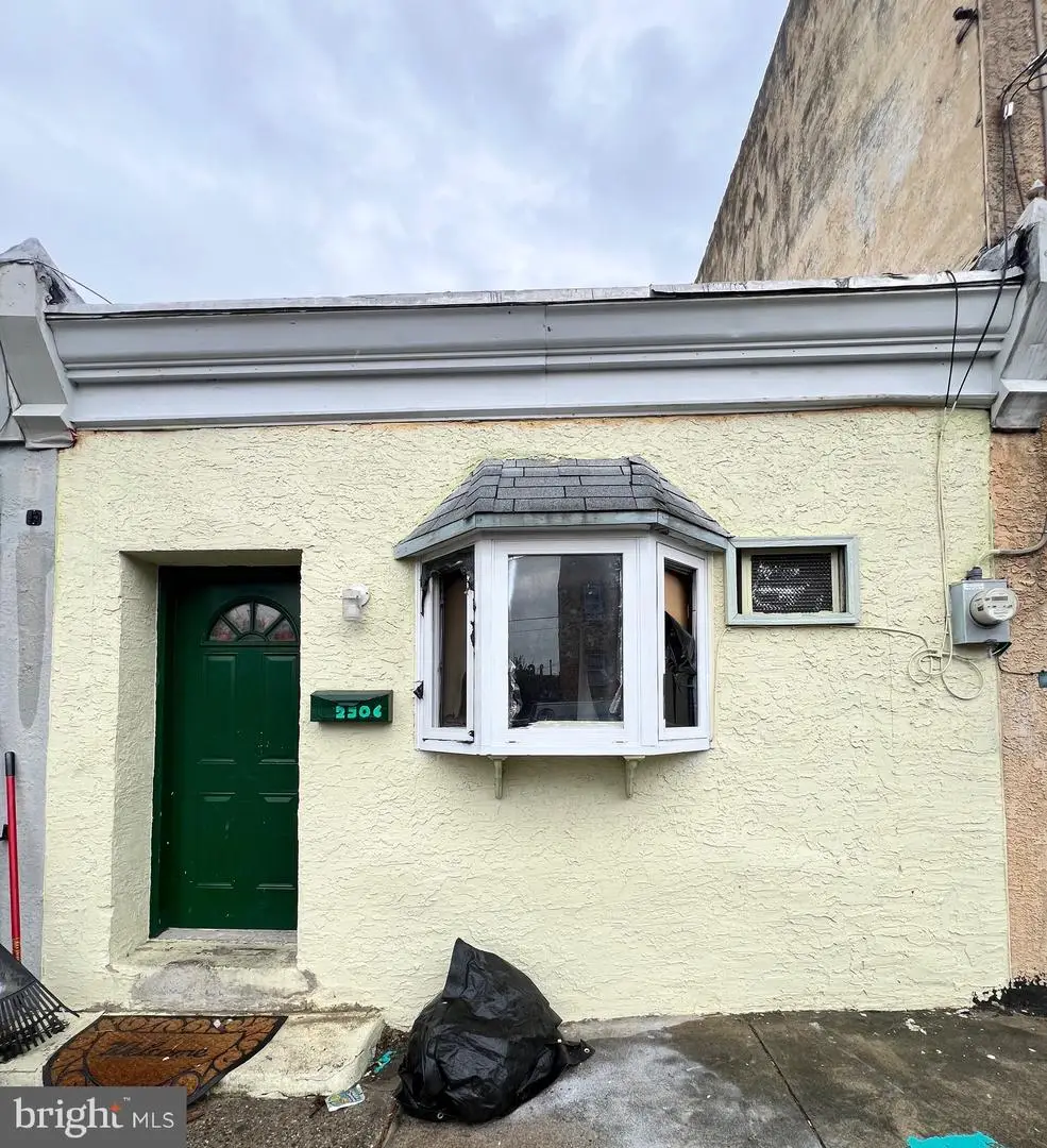 2506 S 72nd St, Philadelphia, PA 19142 - #1
