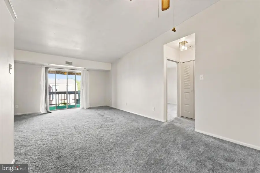58201 Delaire Landing Rd #201, Philadelphia, PA 19114 - #3