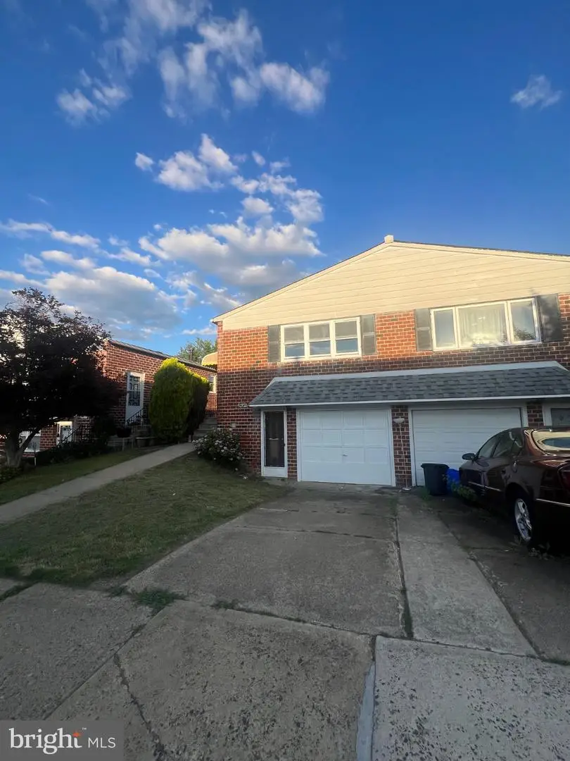 8425 Ridgeway St, Philadelphia, PA 19111 - #1