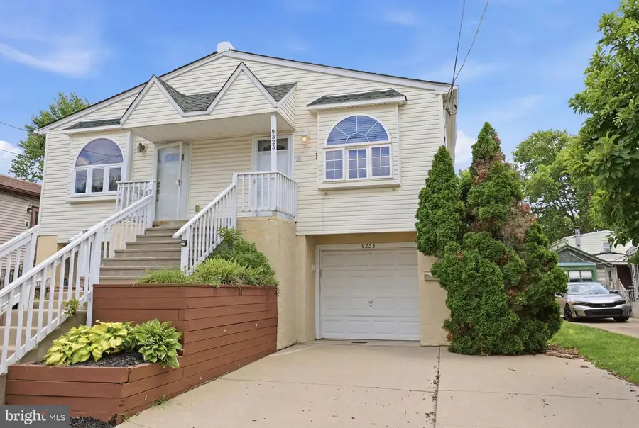 9223 Marsden St, Philadelphia, PA 19114 - #2
