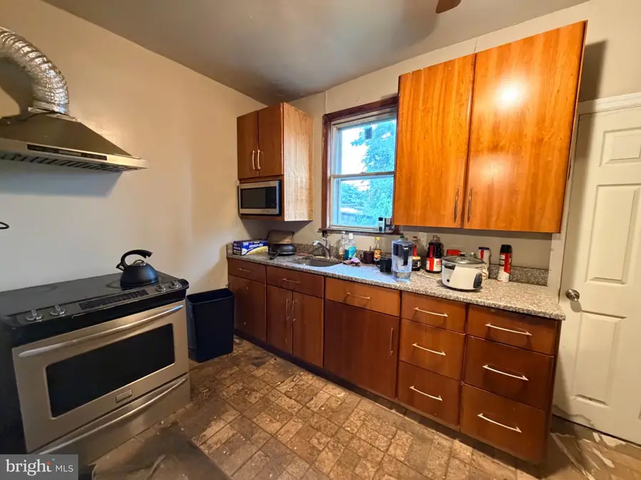 132 Delphine St, Philadelphia, PA 19120 - #3
