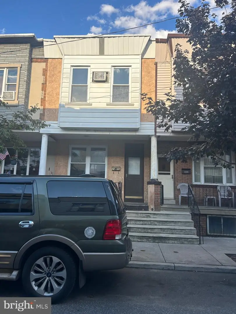 2429 S Lawrence St, Philadelphia, PA 19148 - #1