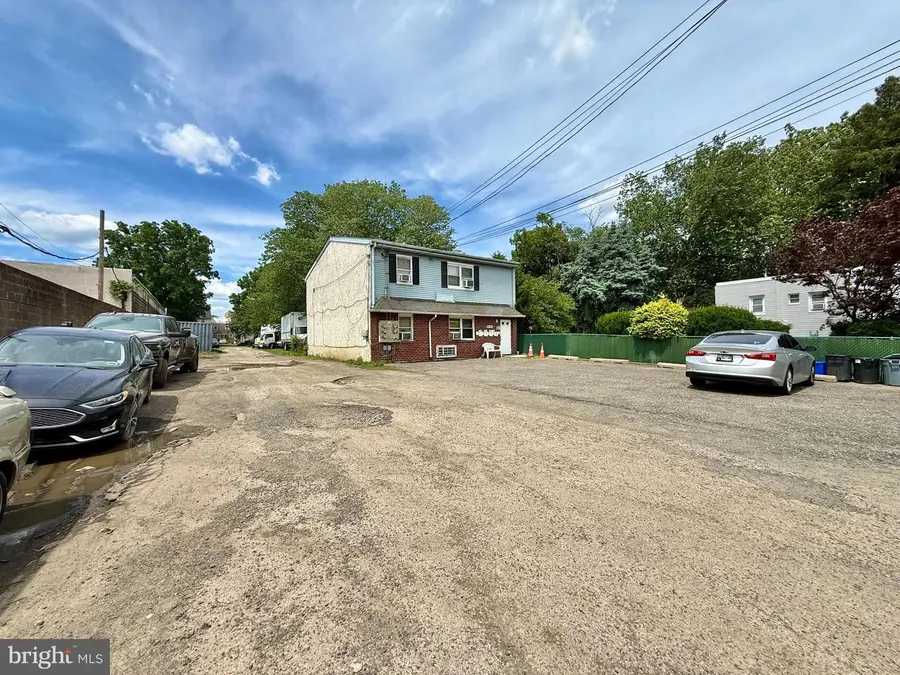 8136 Erdrick St, Philadelphia, PA 19136 - #3