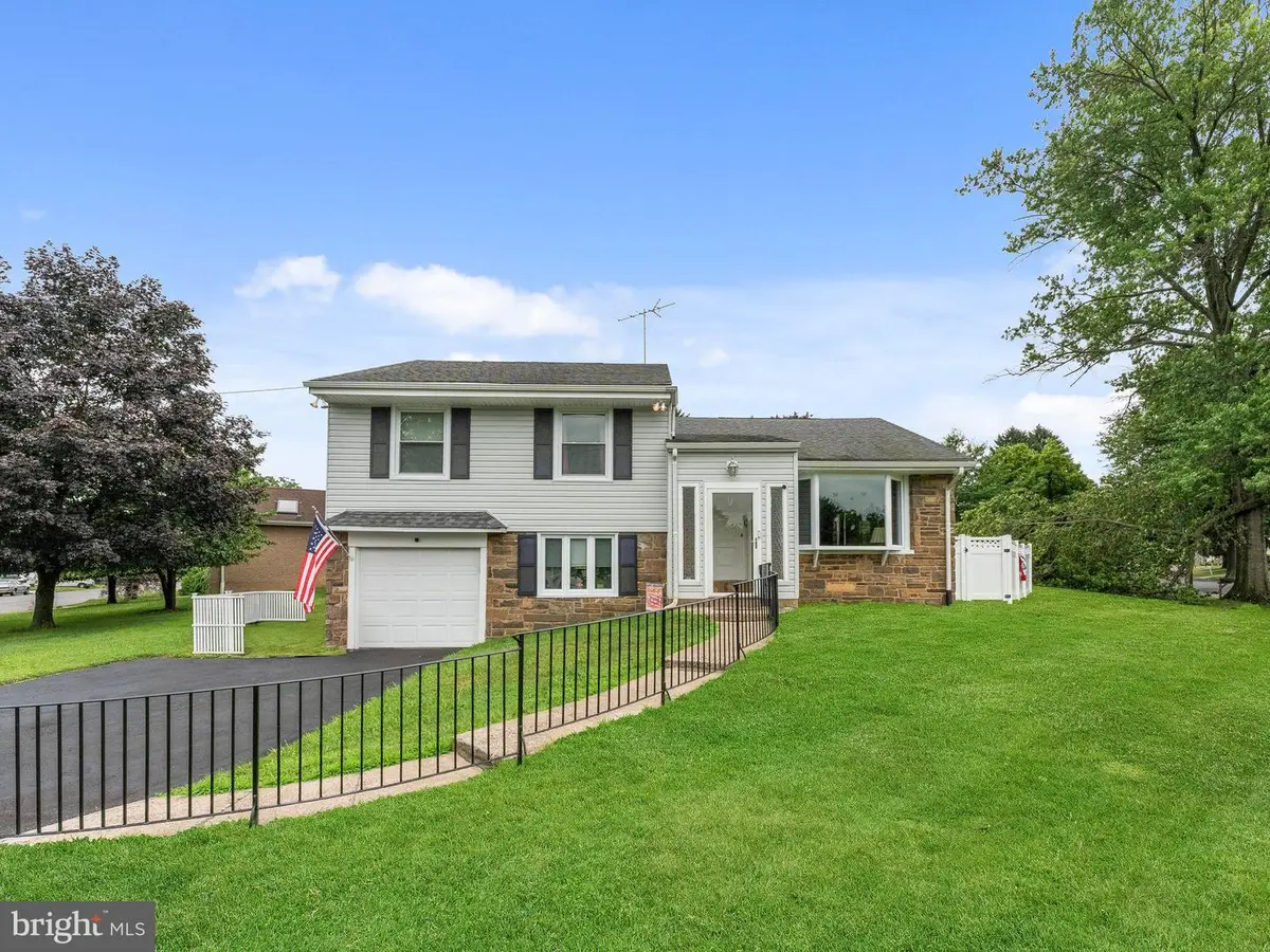 1101 Creswood Rd, Philadelphia, PA 19115 - #1