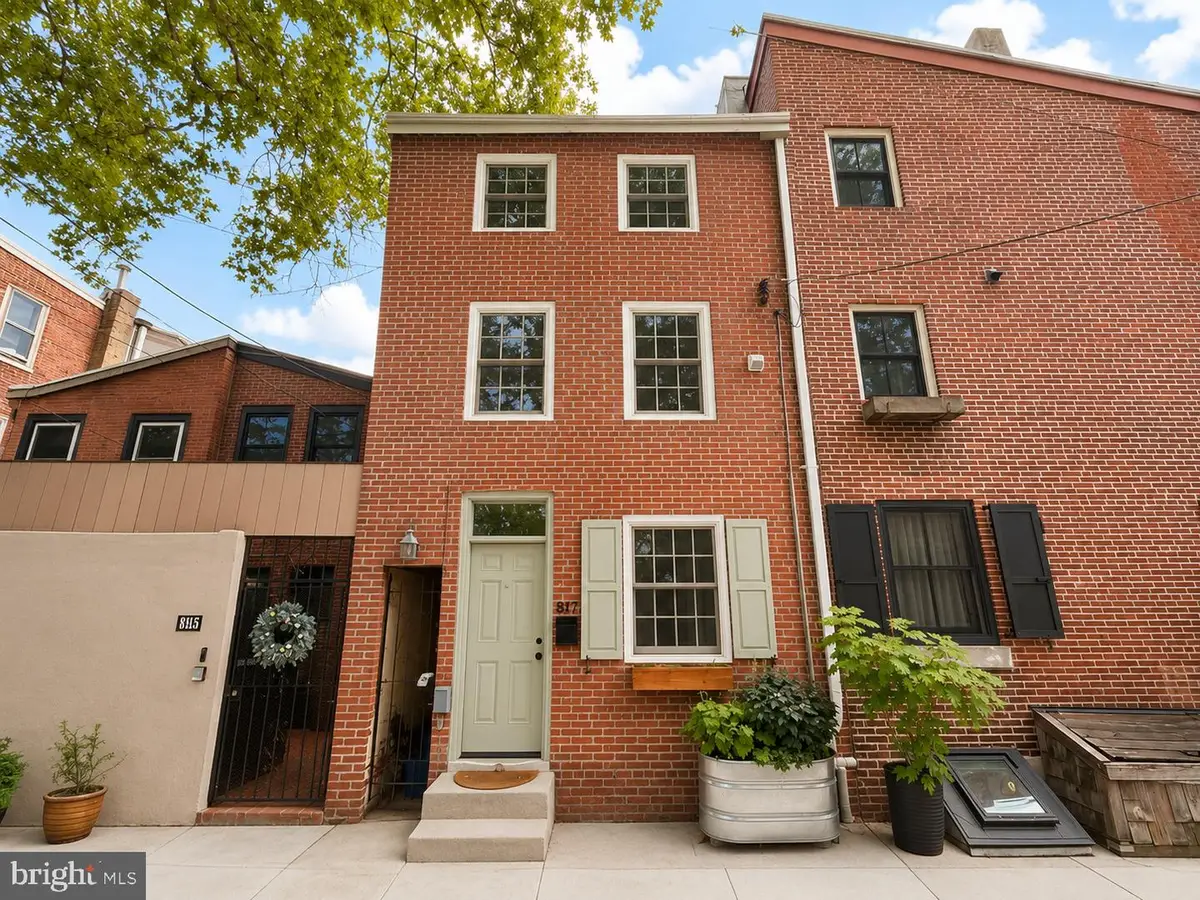 817 S Leithgow St, Philadelphia, PA 19147 - #1