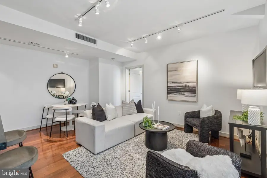 111 S 15th St #2204, Philadelphia, PA 19102 - #3